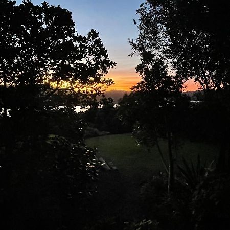Moonriver Cottage, Prime Lagoon Views & Solar Power 克尼斯纳 外观 照片